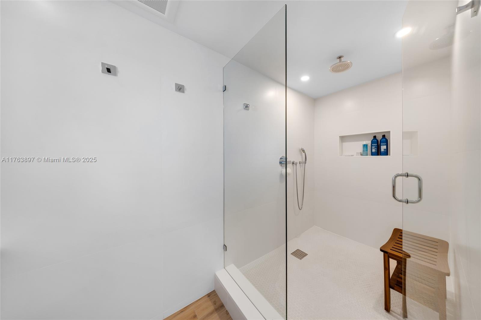 THE GRANDVIEW CONDO - Residential