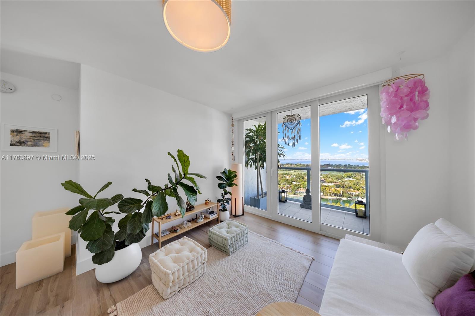 THE GRANDVIEW CONDO - Residential