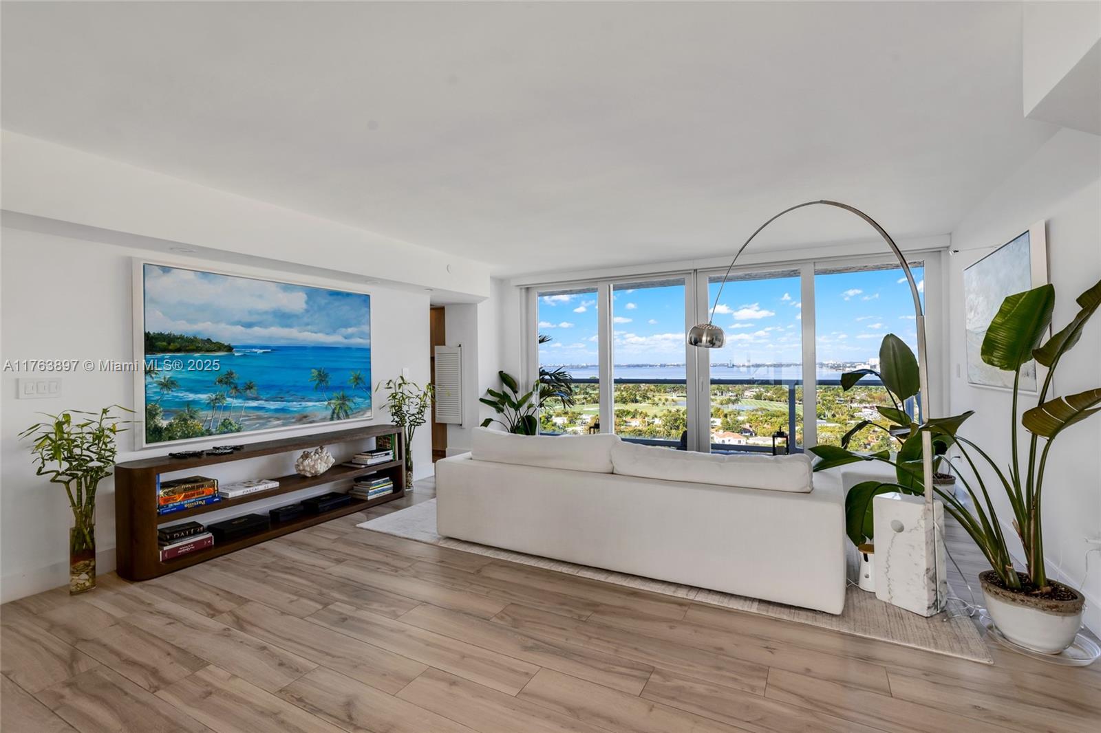 THE GRANDVIEW CONDO - Residential