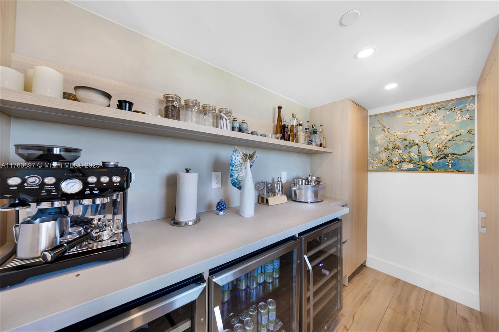 THE GRANDVIEW CONDO - Residential