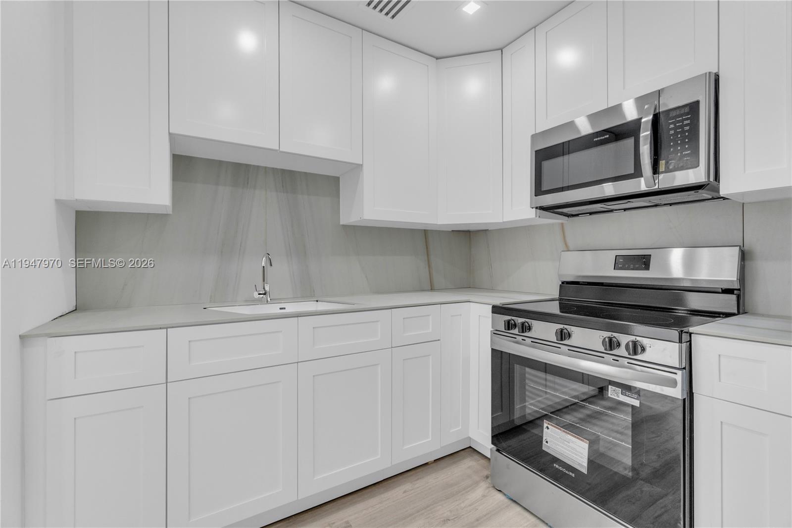 CARLYLE CONDOMINIUM - Residential