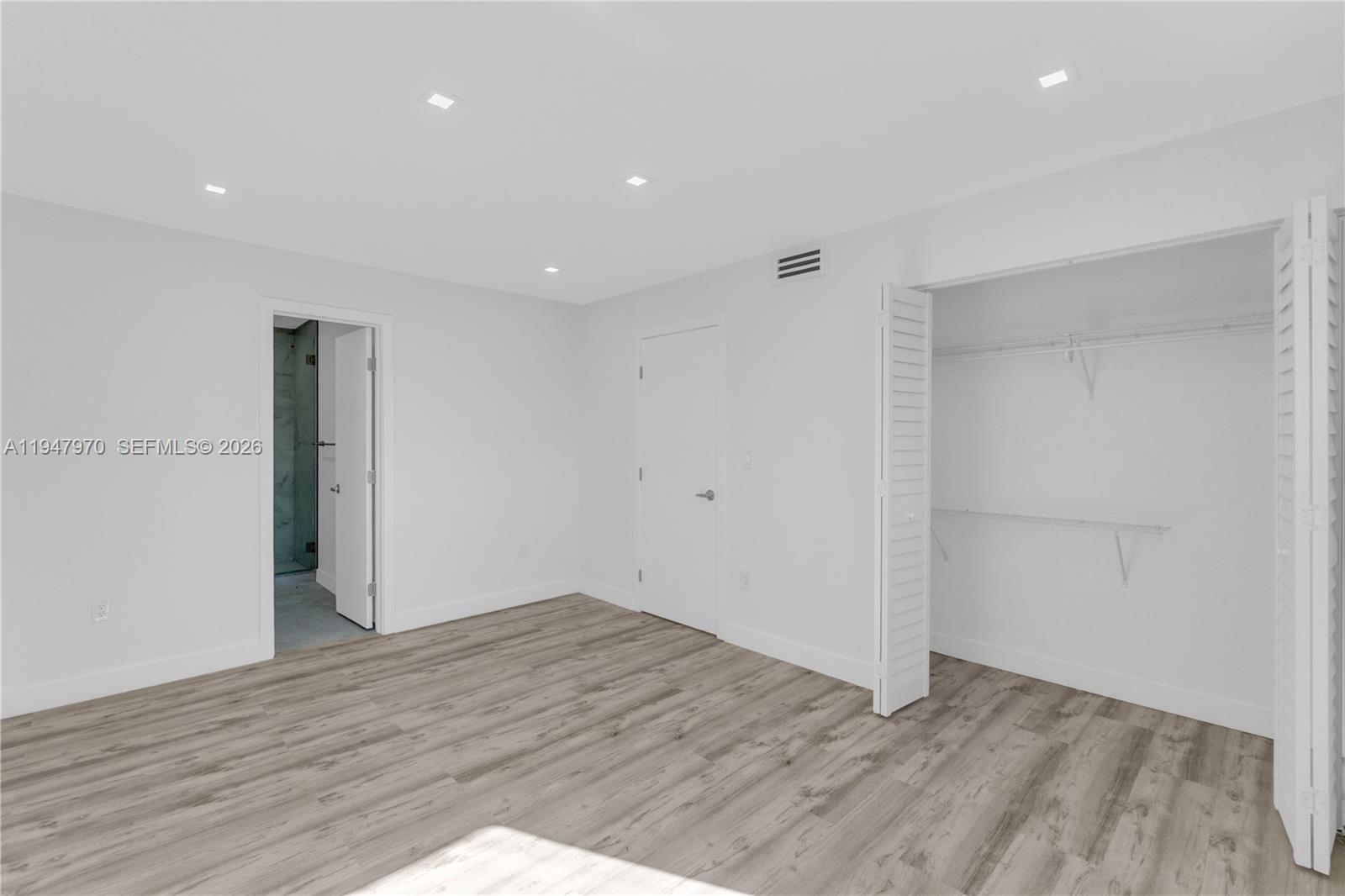 CARLYLE CONDOMINIUM - Residential