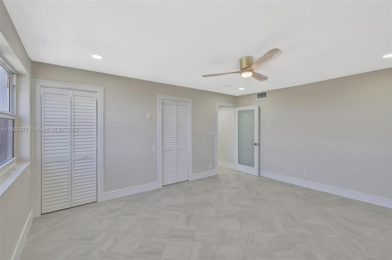 GALLEON CONDO - Residential