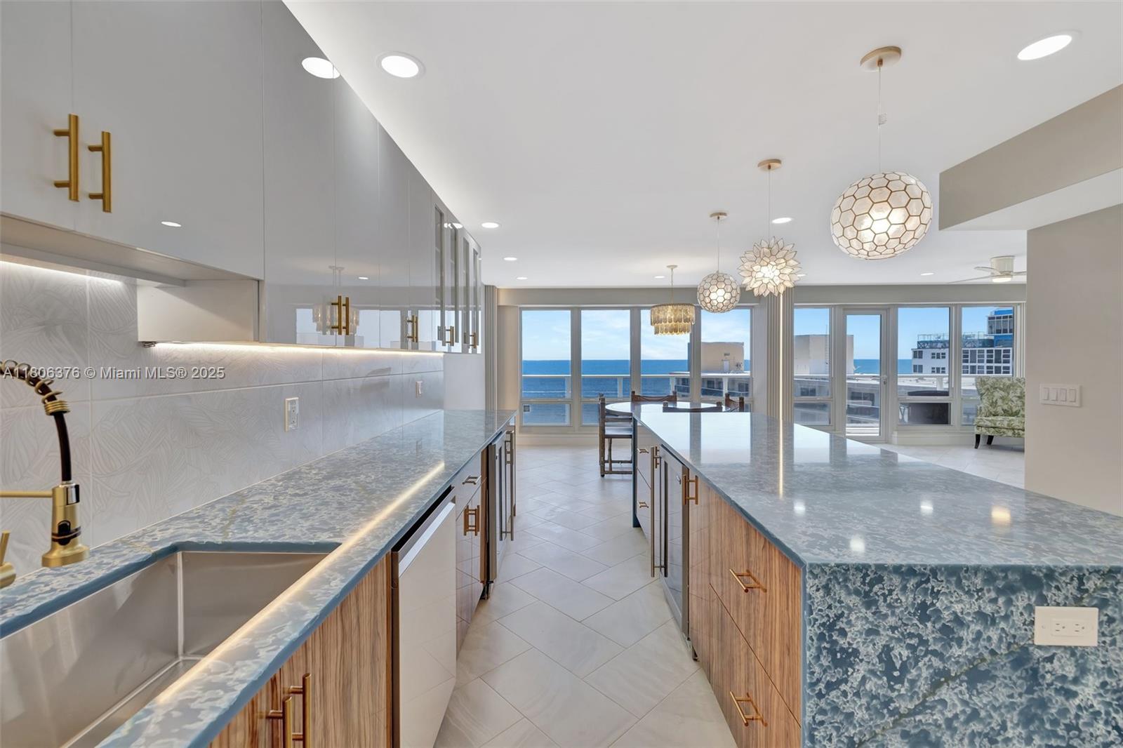 GALLEON CONDO - Residential