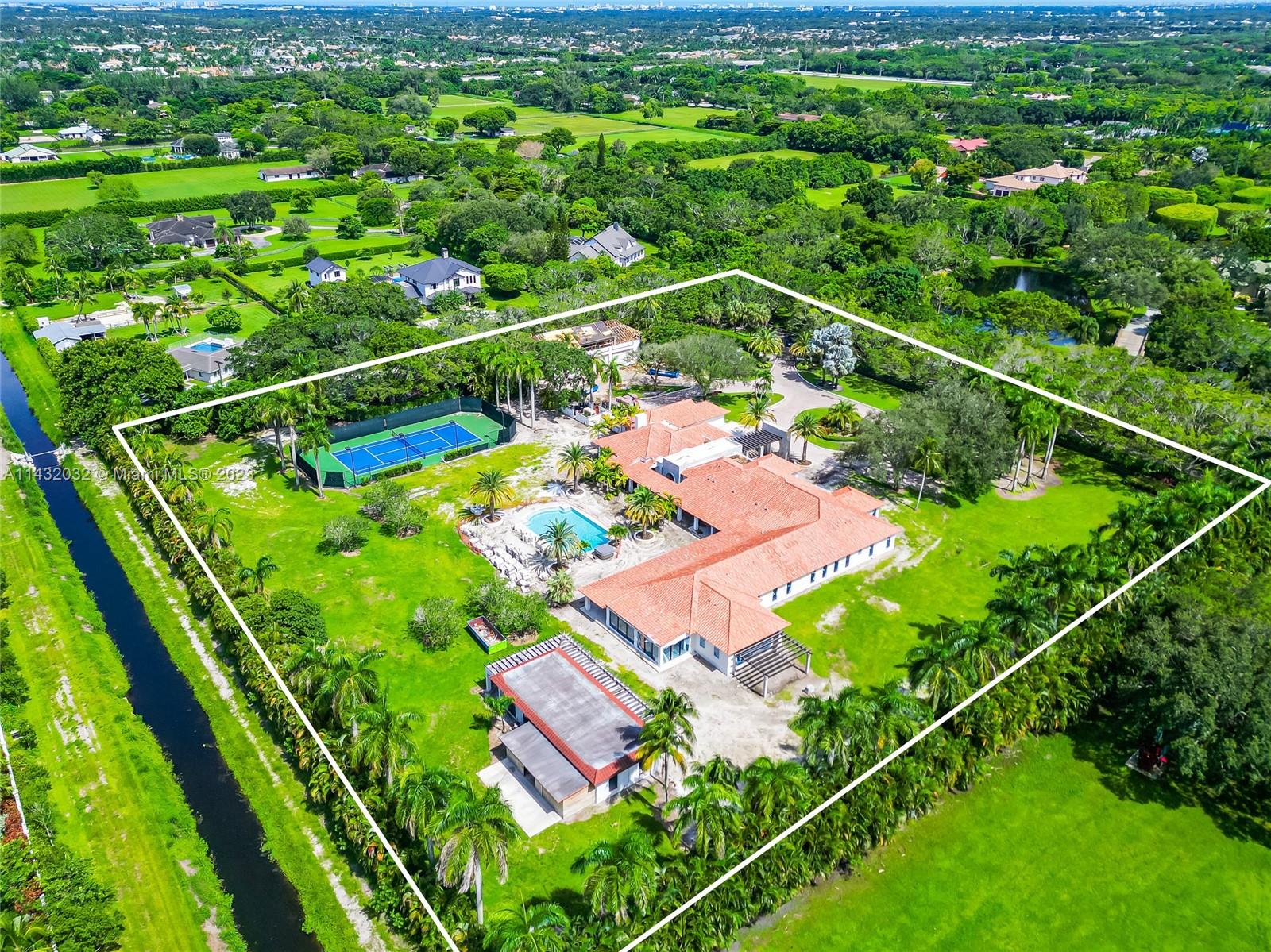 PALM BEACH FARMS CO 3 - Residential