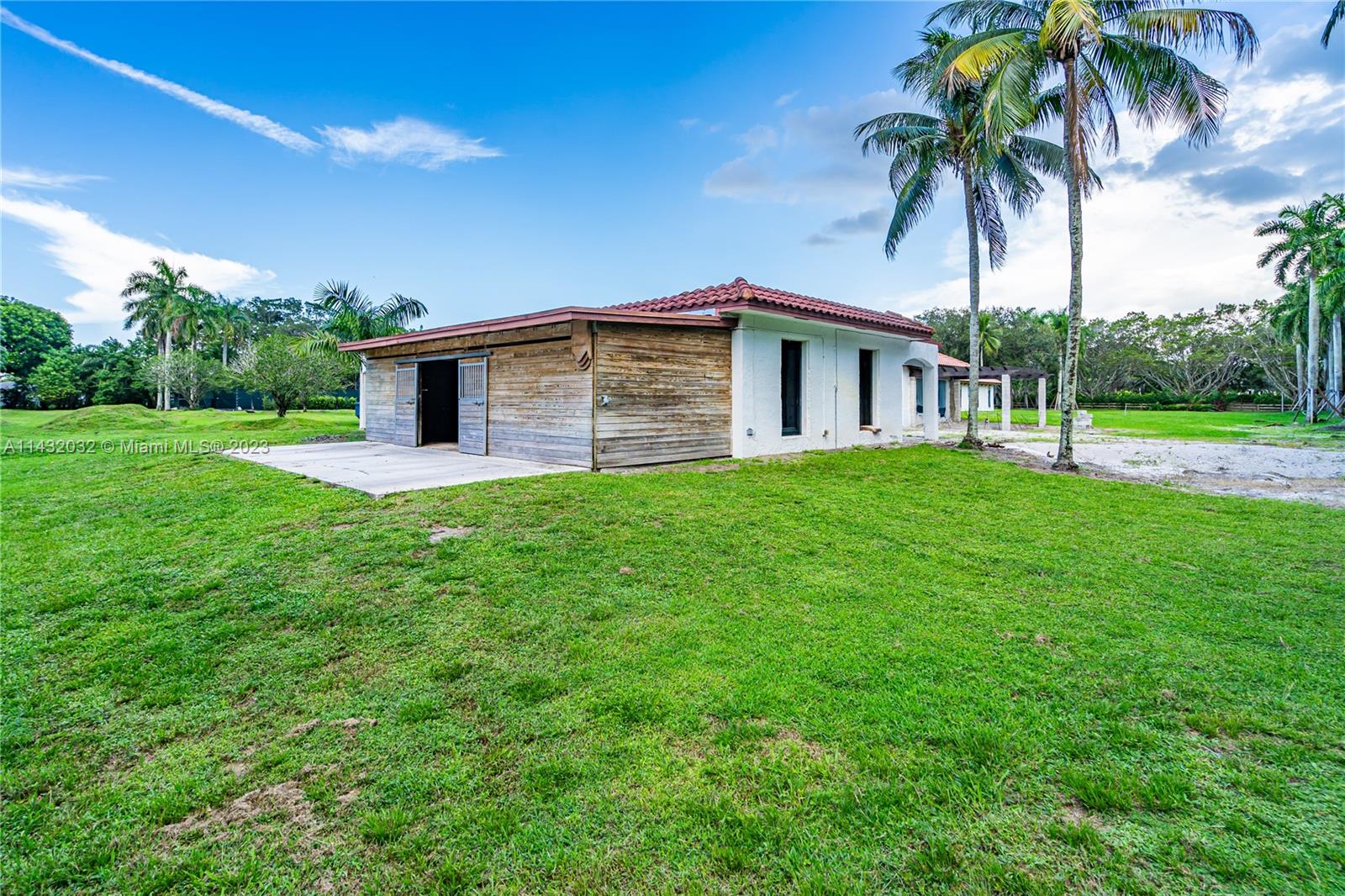PALM BEACH FARMS CO 3 - Residential