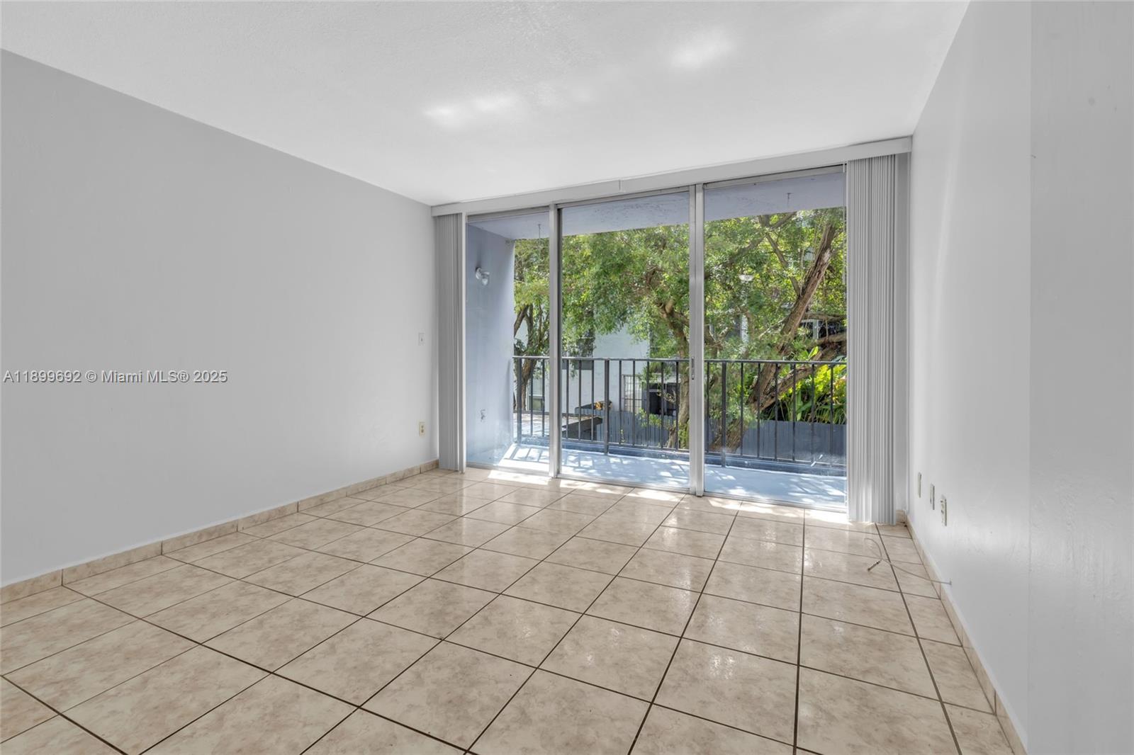 210 Fontainebleau Blvd 210