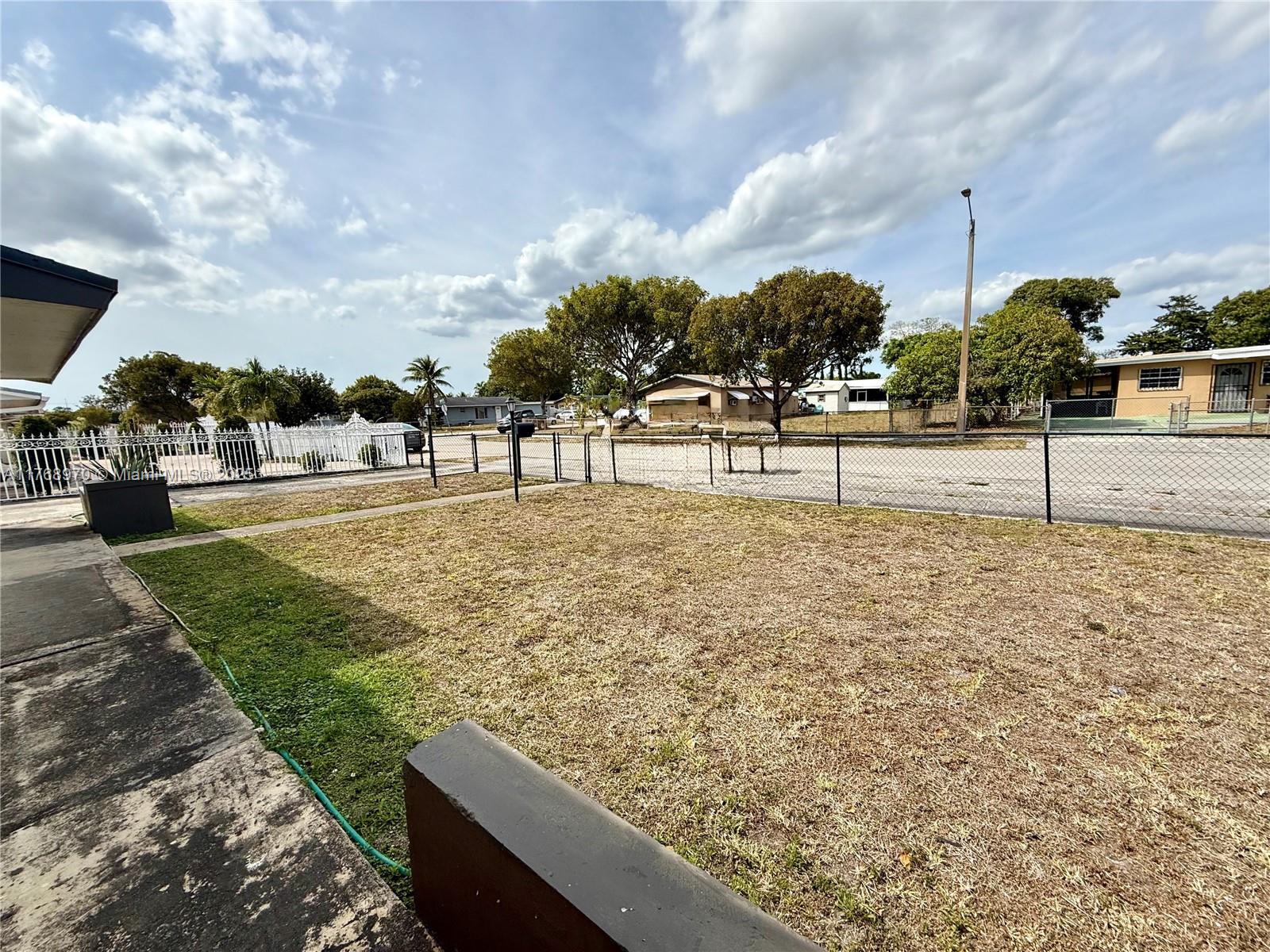 CAROL CITY GARDENS 2ND AD - Residential