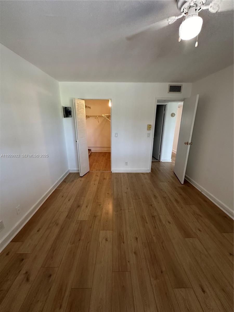 KINGS POINT SAXONY CONDOS - Residential