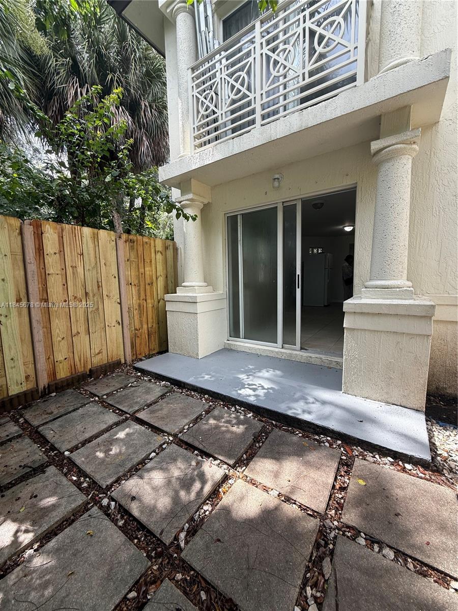 Spacious 2BD/2BA condo with 1,474 SQFT. in desirable Ibis Villa. Freshly painted and includes refrigerator, electric range, microwave, dishwasher, garbage disposal, electric water heater, and A/C unit. Washer & dryer not included. Attached garage, and access to community clubhouse.
72-hour approval.
Application fee: $150 + $50 per additional adult.
Deposit: 1–2 months based on credit.
Contact us today to schedule a tour!