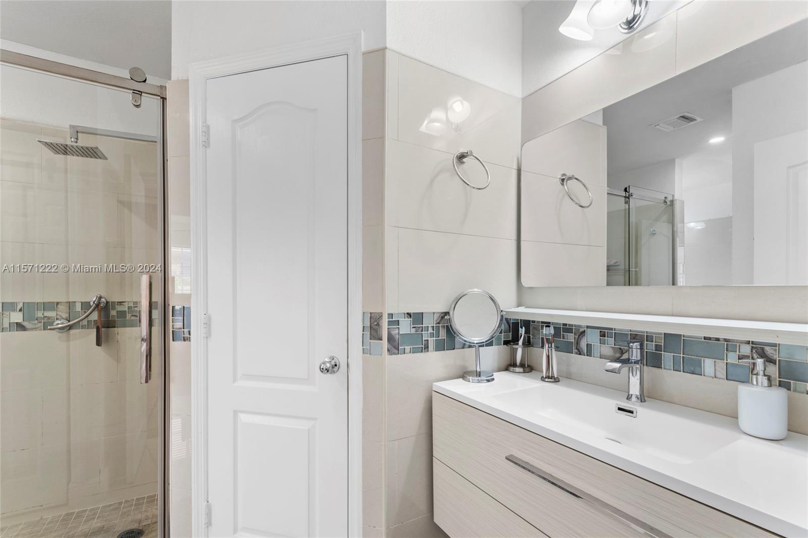 GABRIELLA CONDO SOUTH - Residential