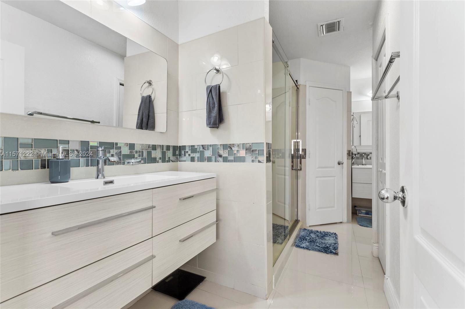 GABRIELLA CONDO SOUTH - Residential