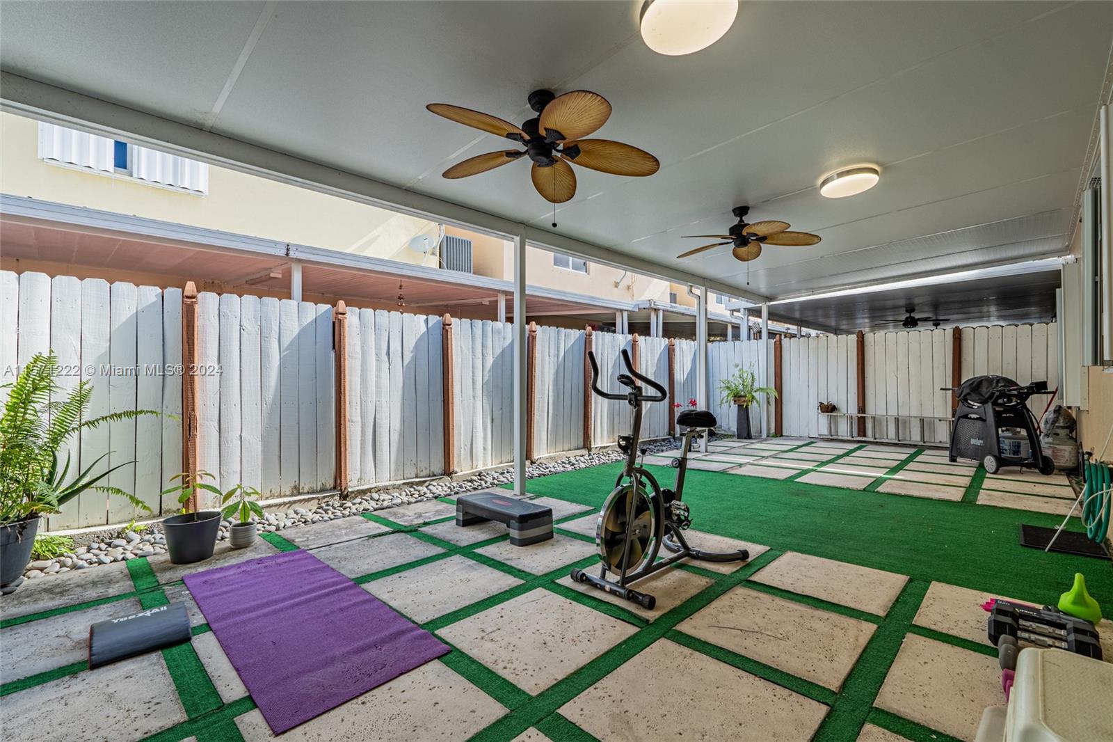 GABRIELLA CONDO SOUTH - Residential