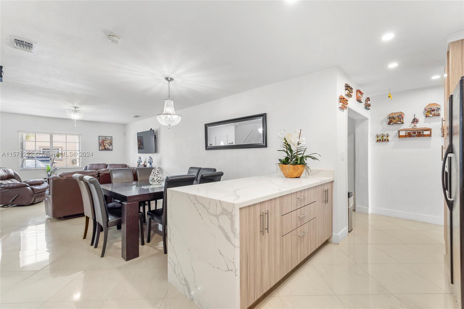 GABRIELLA CONDO SOUTH - Residential