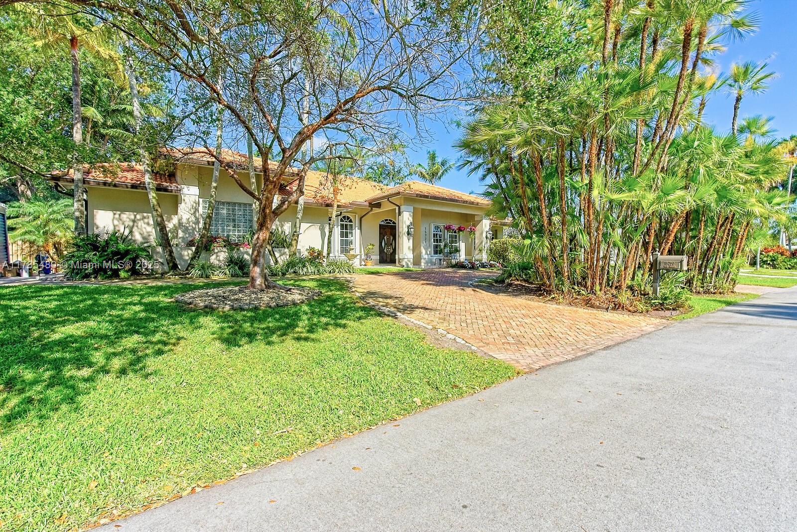 Property for Sale at 15720 Sw 78th Ave, Palmetto Bay, Miami-Dade County, Florida - Bedrooms: 5 
Bathrooms: 4  - $1,725,000
