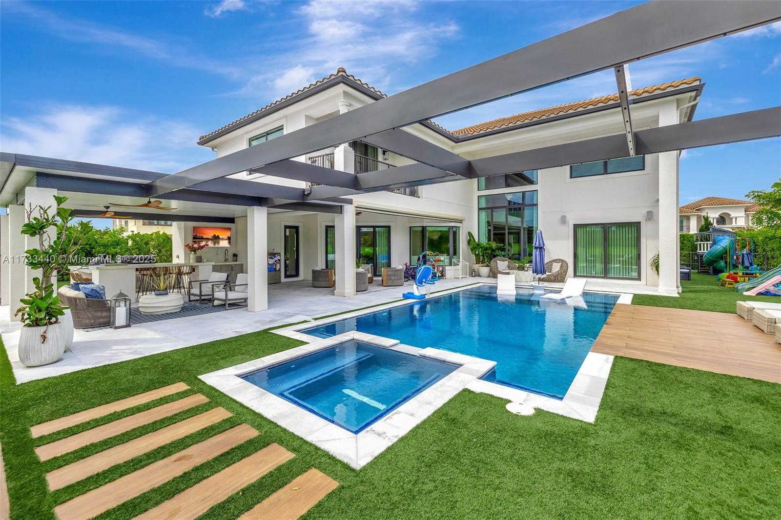 PARKLAND GOLF & COUNTRY C - Residential