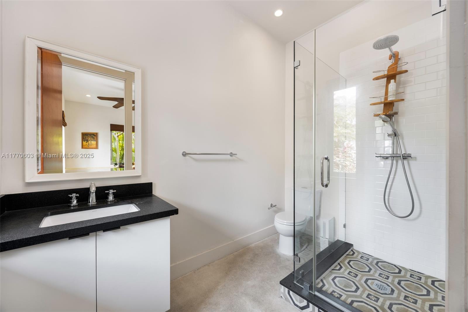 COCONUT GROVE MANOR - Residential
