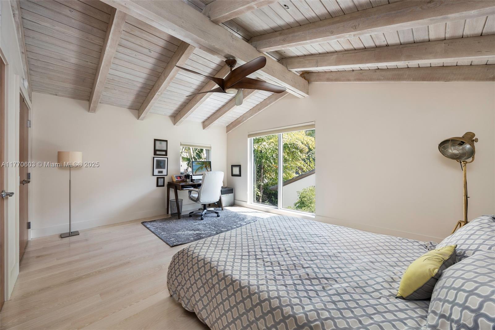 COCONUT GROVE MANOR - Residential