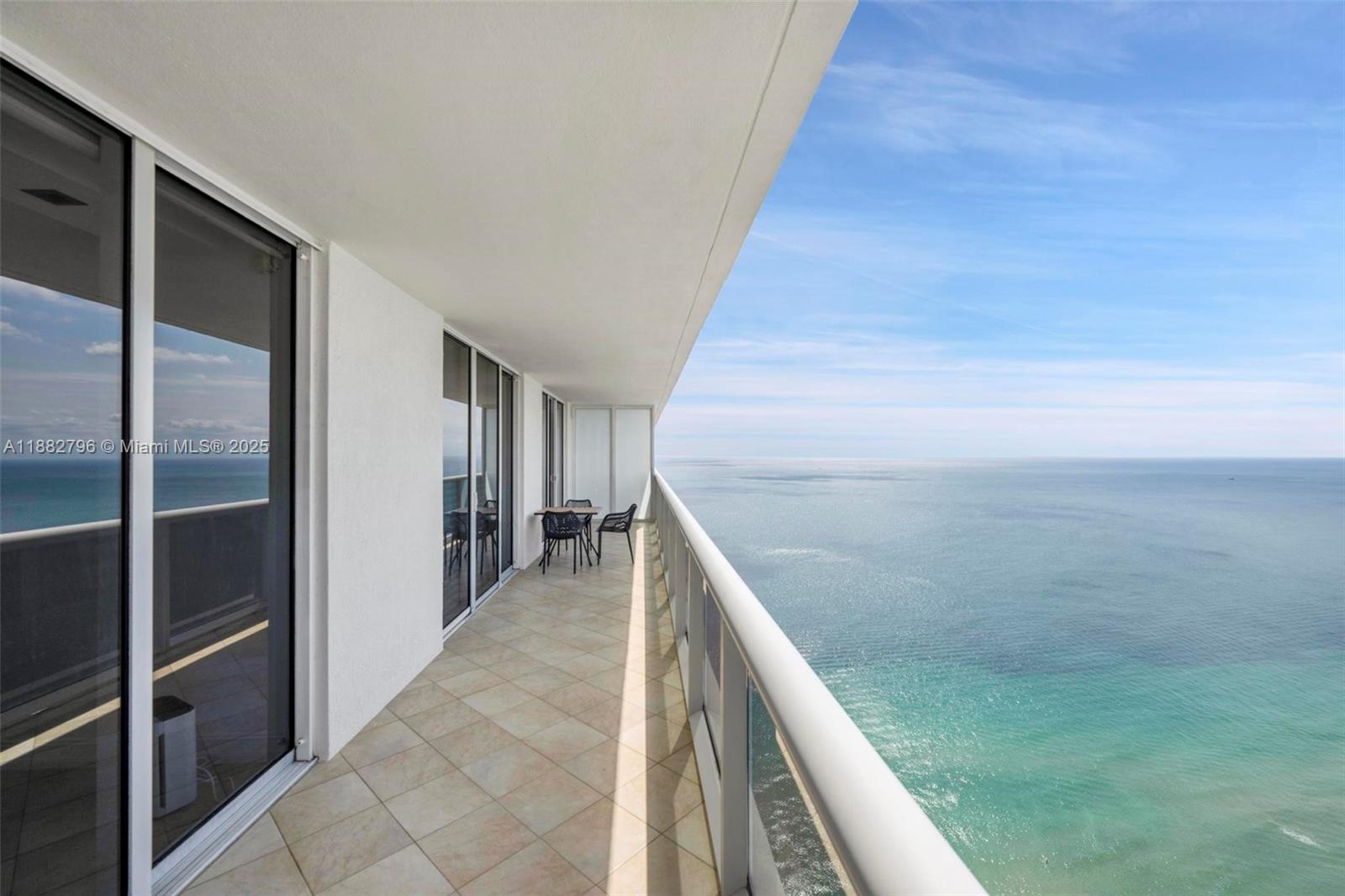 BEACH CLUB II - Residential