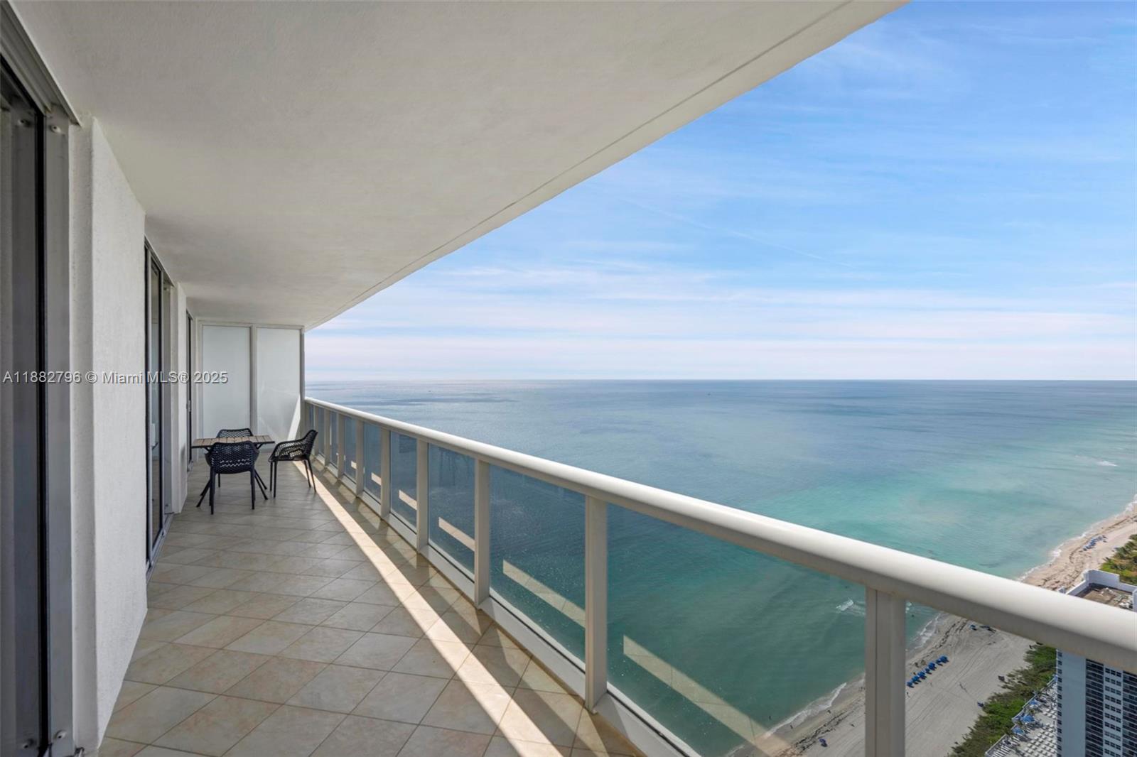 BEACH CLUB II - Residential