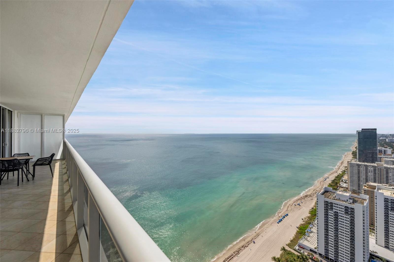 BEACH CLUB II - Residential