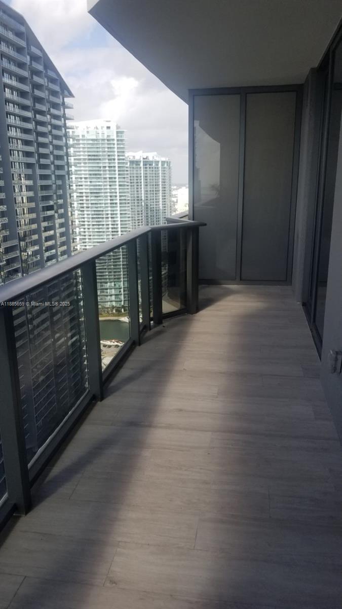 45 SW 9th St 3607