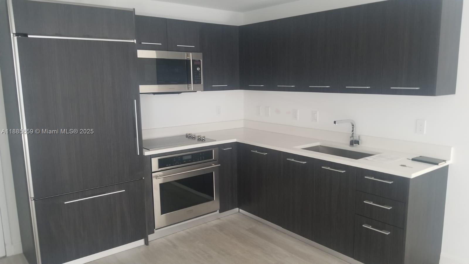 45 SW 9th St 3607