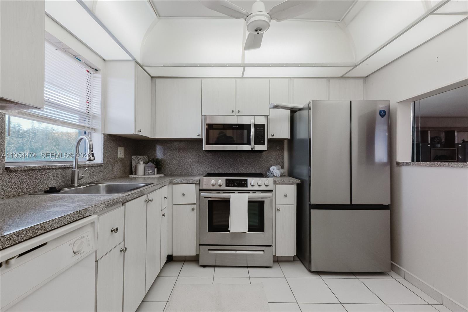 SUNRISE LAKES 128 CONDO - Residential