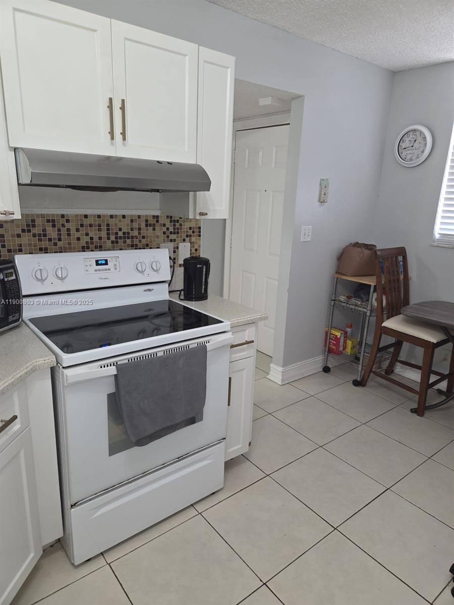 LAKE EMERALD CONDOMINIUMS - Residential