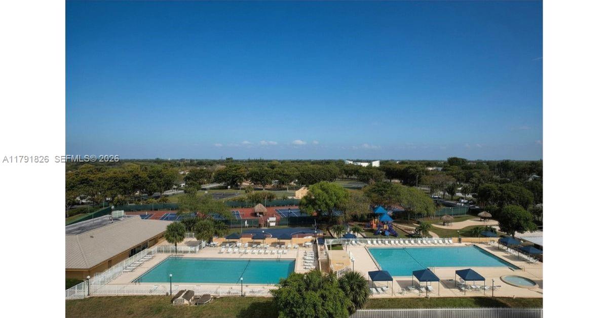 WINSTON PARK UNIT TWO - Residential