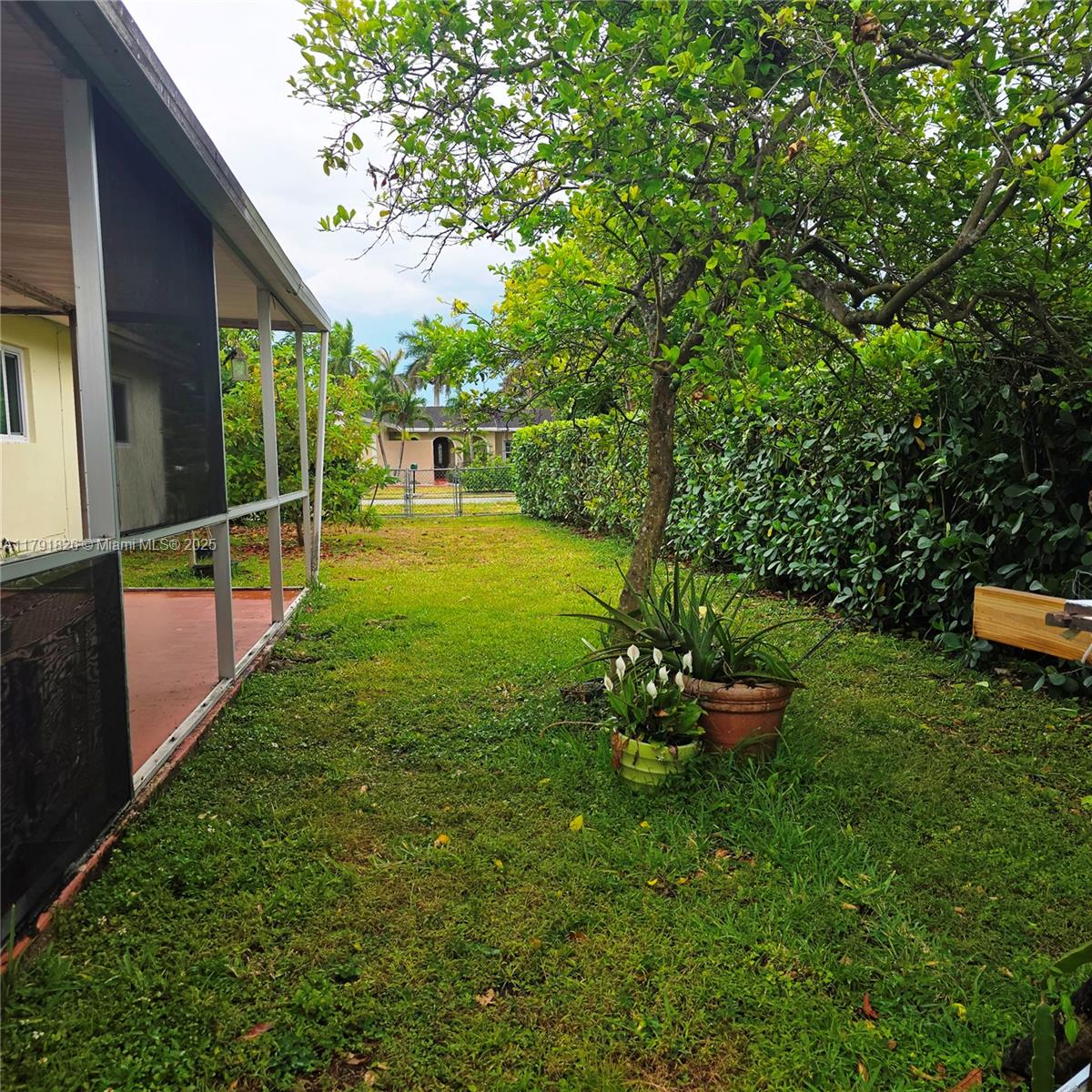 WINSTON PARK UNIT TWO - Residential