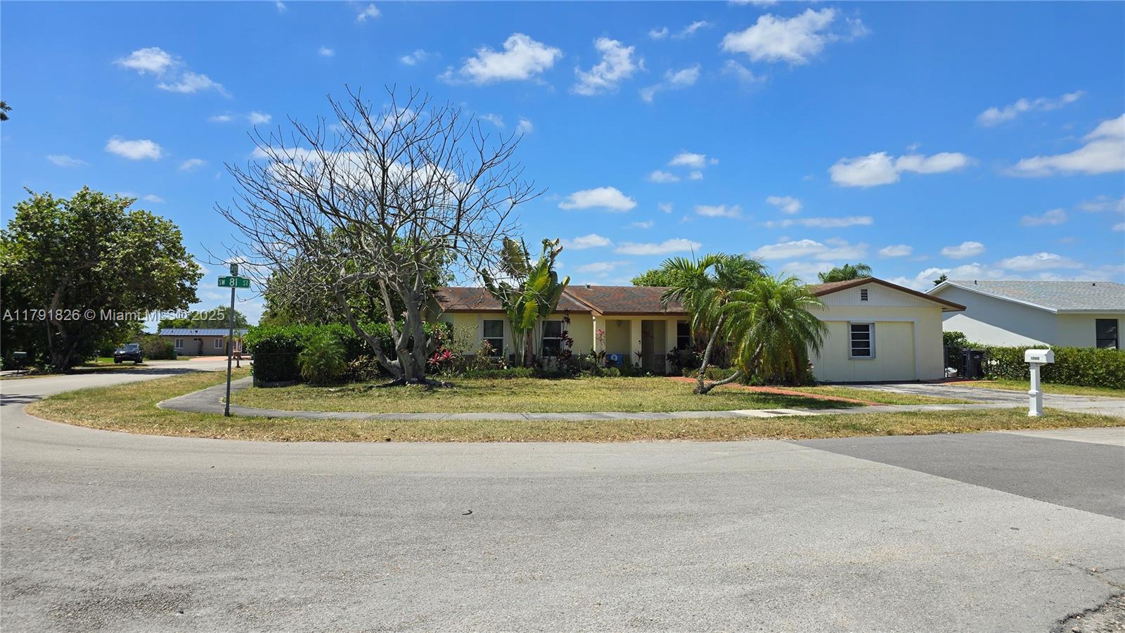 12900 Sw 81st St, Kendall, Miami-Dade County, Florida - 3 Bedrooms  
2 Bathrooms - 