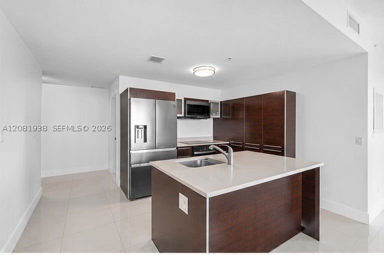 1900 N Bayshore Dr 2111