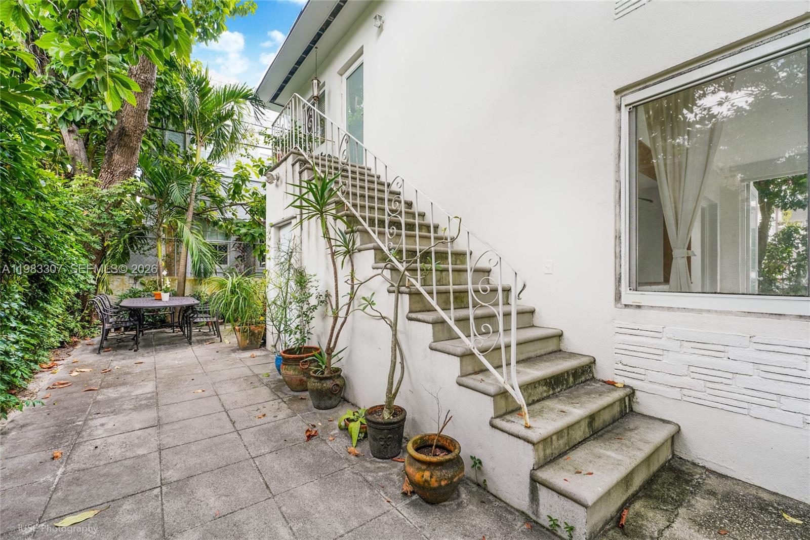 SHADOWLAWN - Residential Lease