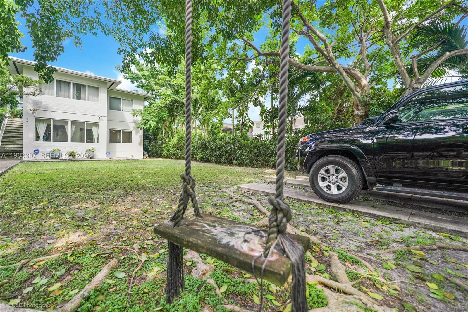 SHADOWLAWN - Residential Lease