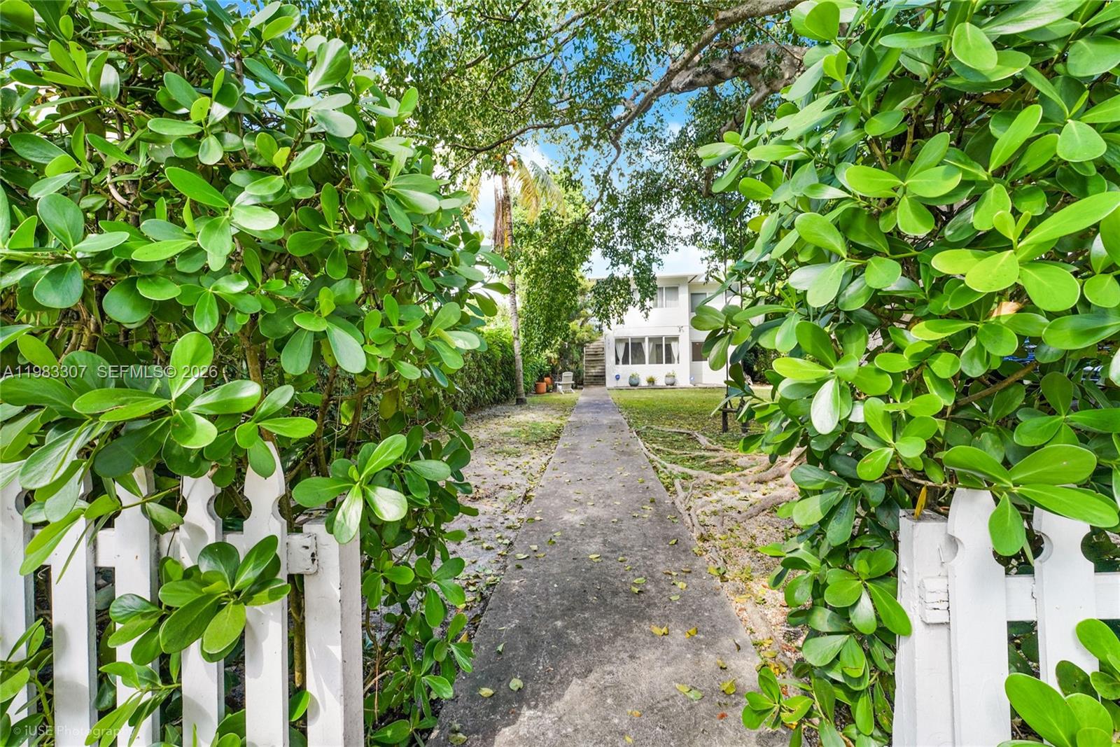 SHADOWLAWN - Residential Lease