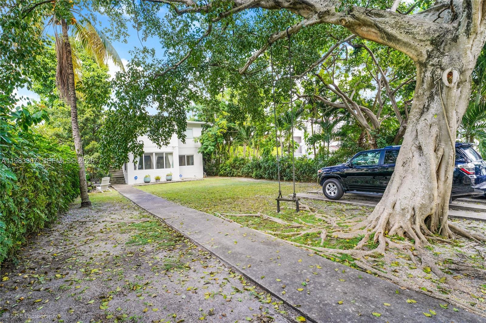 SHADOWLAWN - Residential Lease