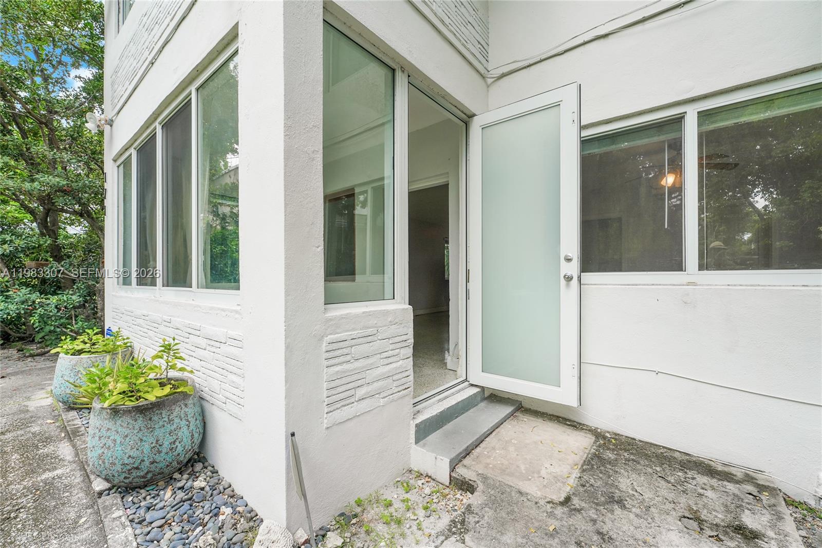 SHADOWLAWN - Residential Lease