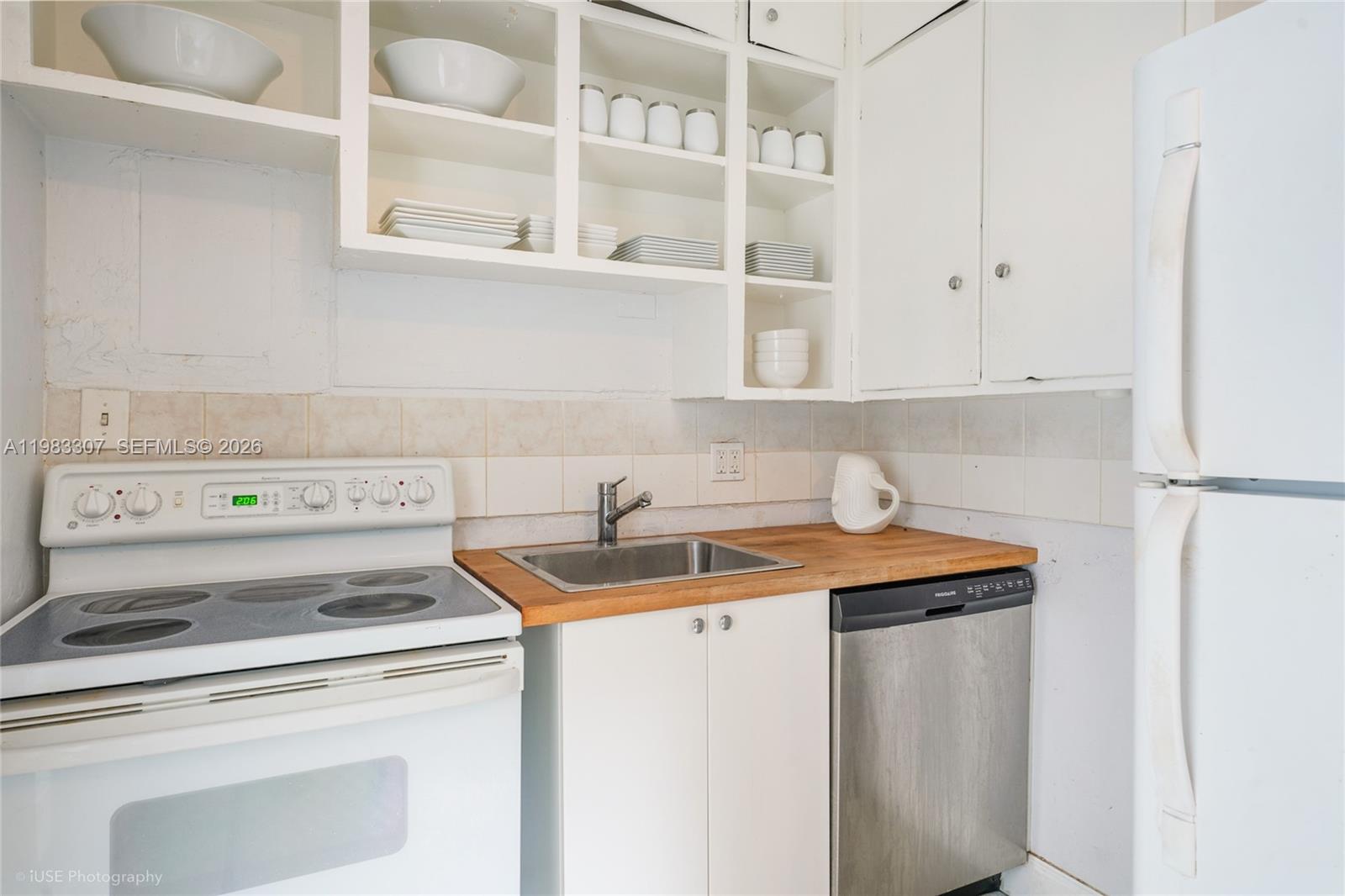 SHADOWLAWN - Residential Lease