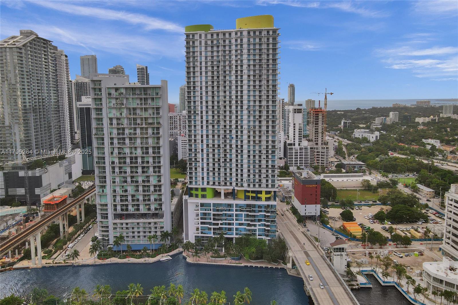 Rental Property at 185 Sw 7th St 2103, Miami, Broward County, Florida - Bedrooms: 2 
Bathrooms: 3  - $3,500 MO.