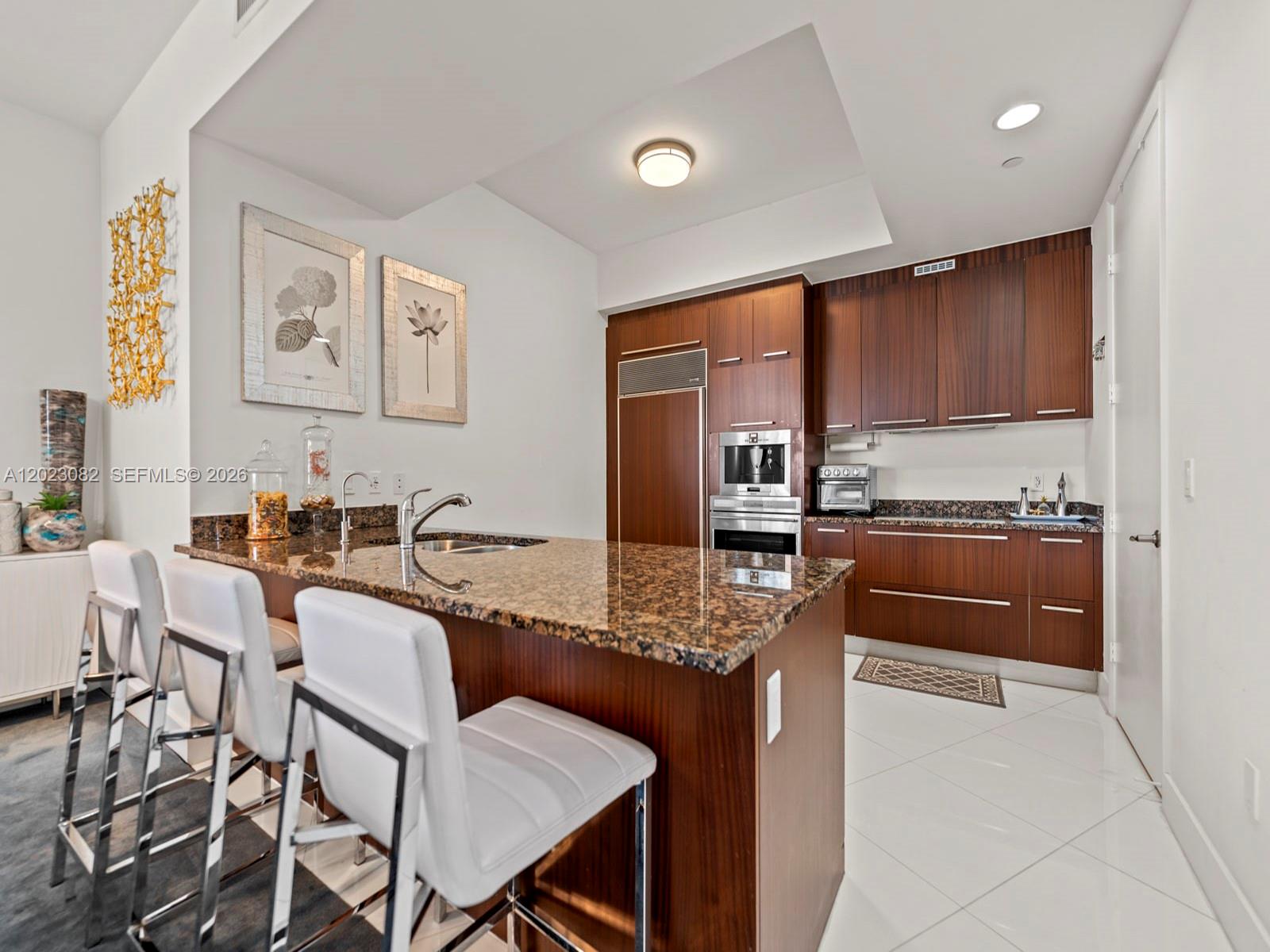 TDR TOWER II CONDO - Residential