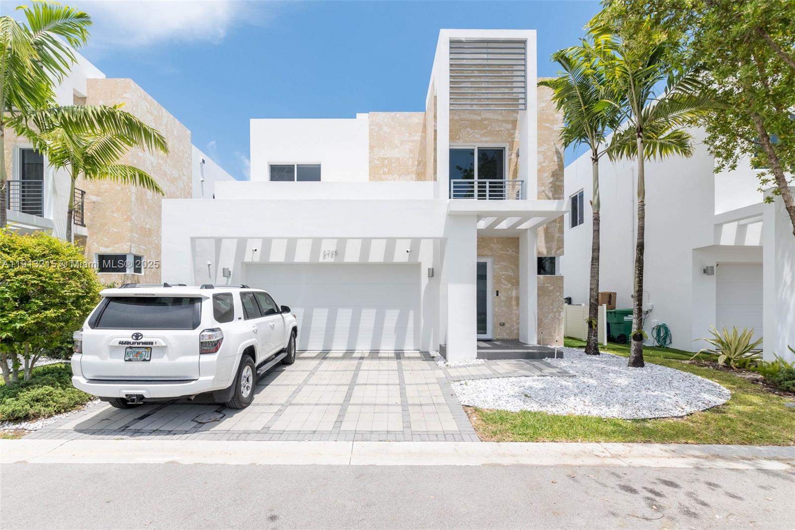 DORAL PALMS SOUTH - Residential