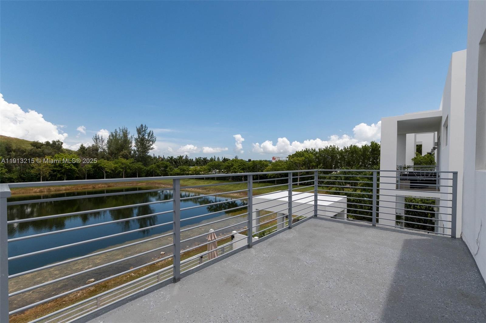 DORAL PALMS SOUTH - Residential