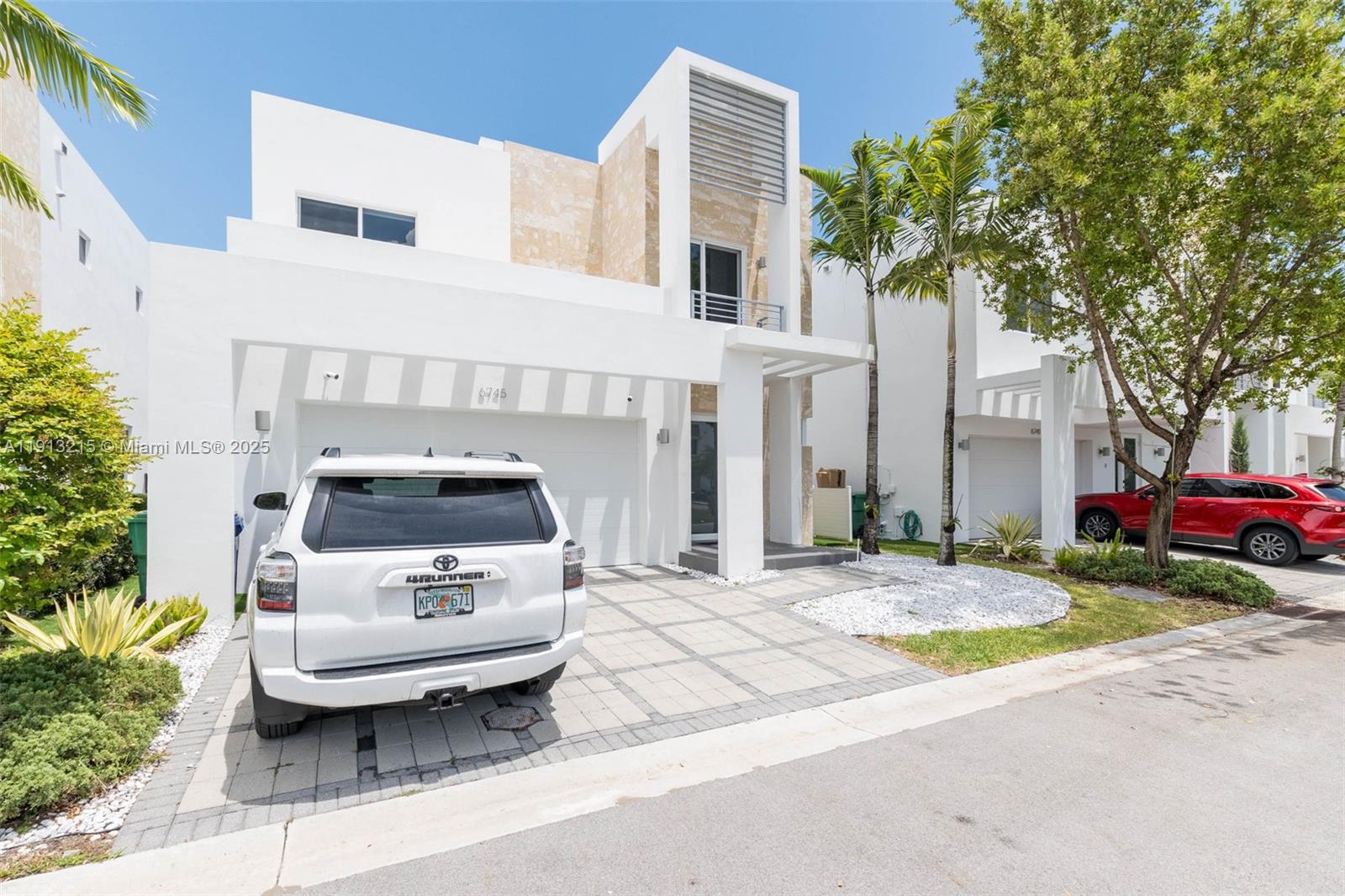 DORAL PALMS SOUTH - Residential