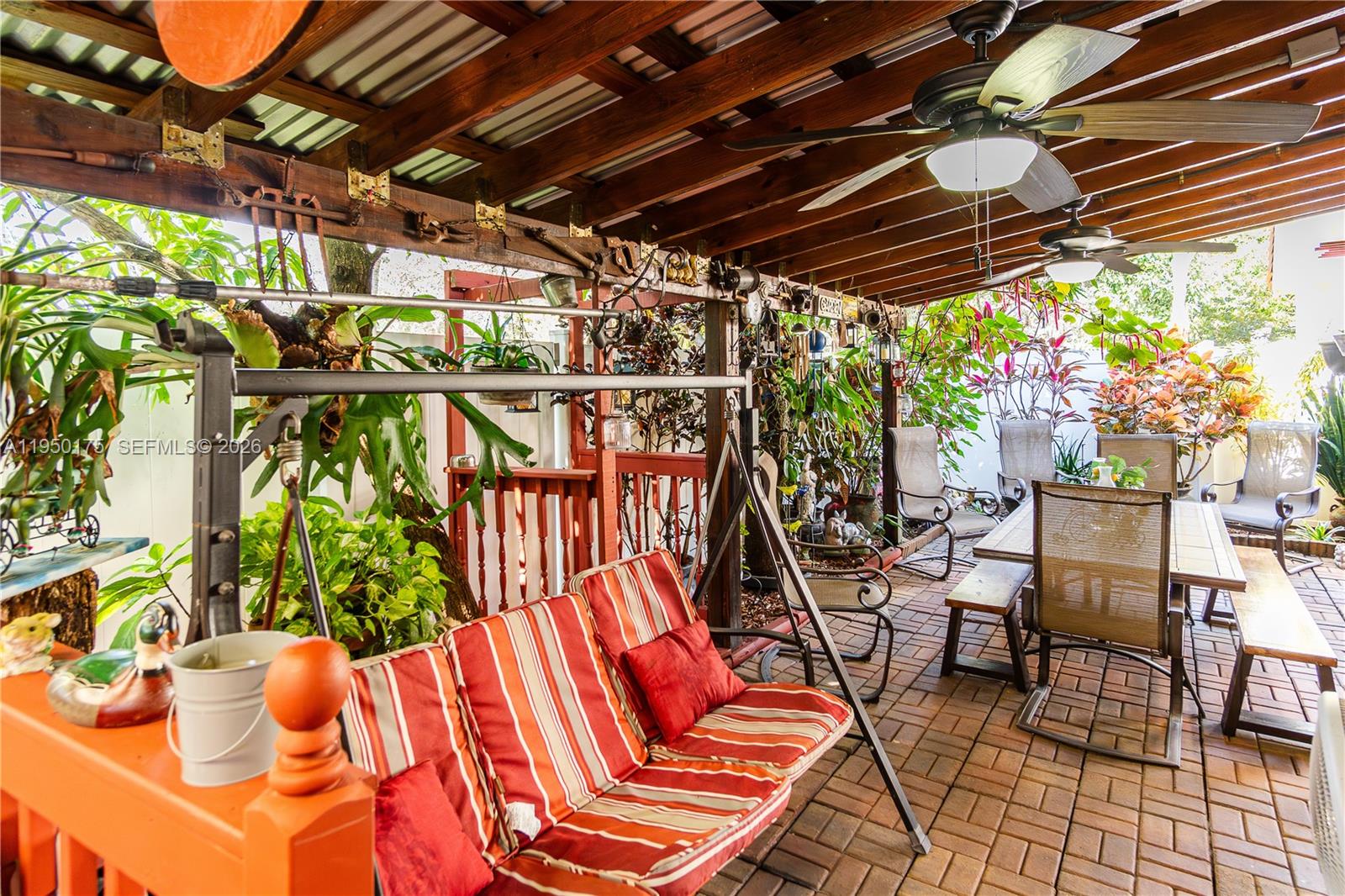 PORTOFINO PALMS - Residential