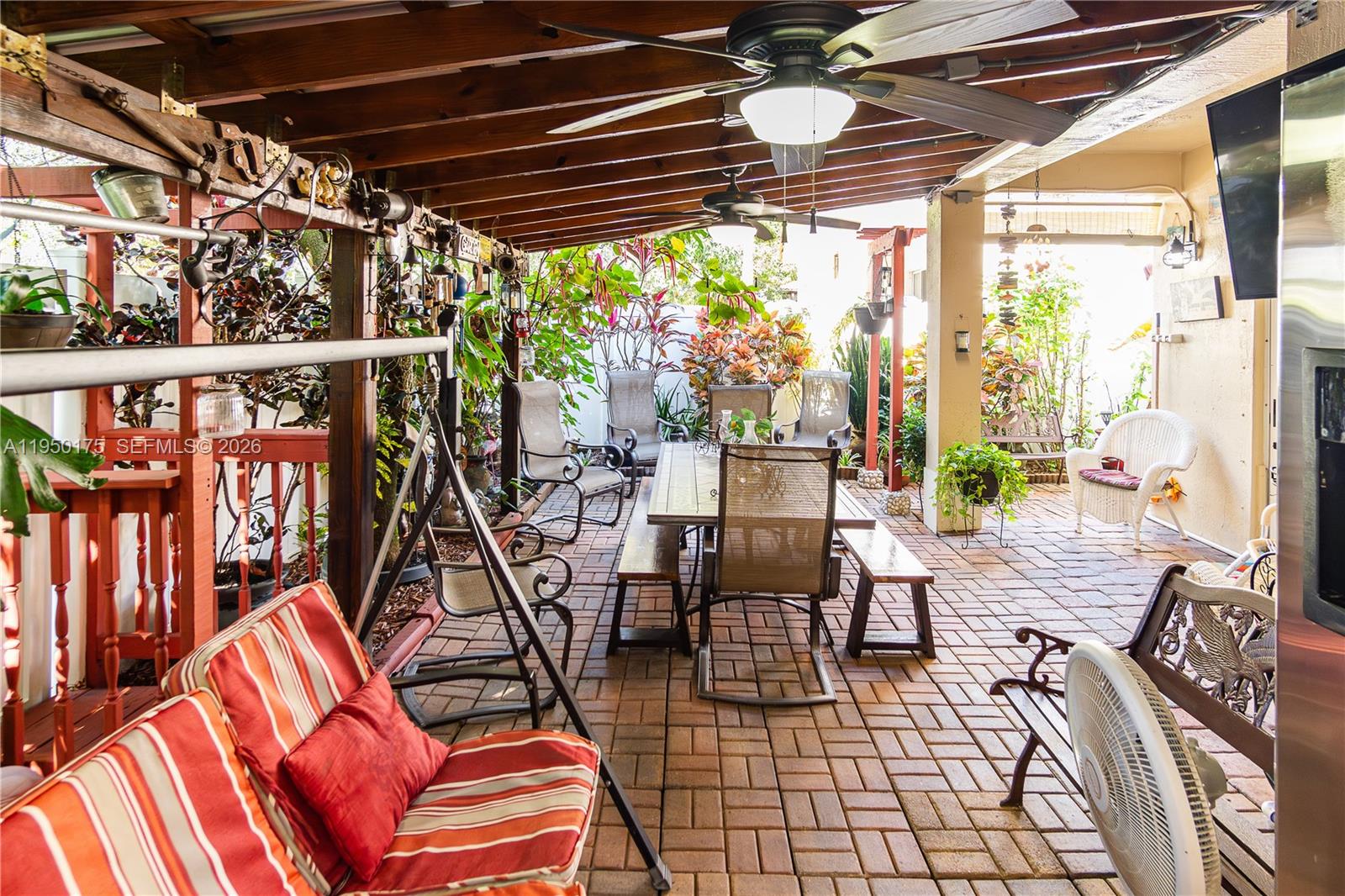 PORTOFINO PALMS - Residential