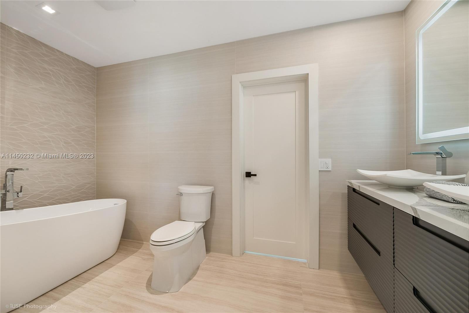 CORAL GABLES RIVIERA SEC - Residential