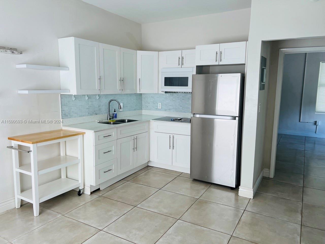 HOLLYWOOD - Residential Lease