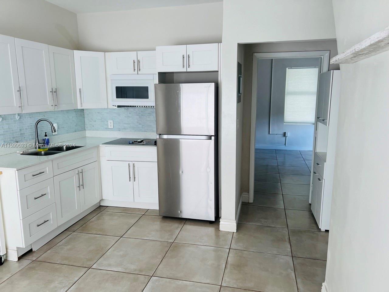 HOLLYWOOD - Residential Lease