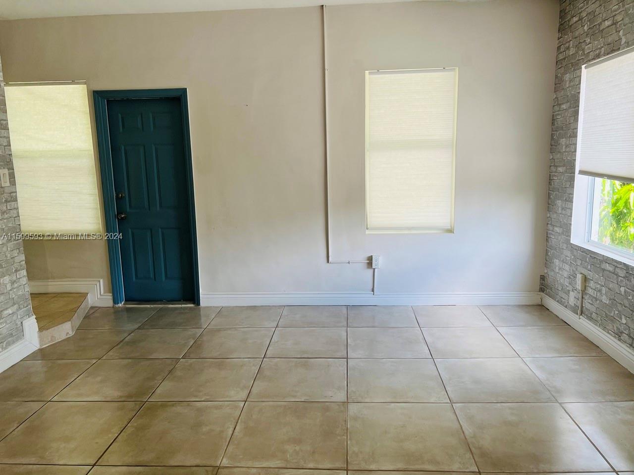 HOLLYWOOD - Residential Lease